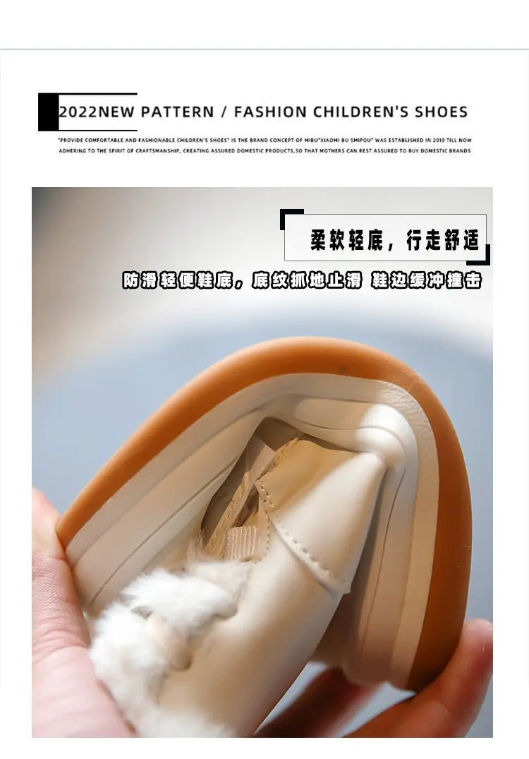 أحذية دافئة للأطفال 2024 أحذية شتوية جديدة للأطفال من القطيفة السميكة قصيرة للبنات والأولاد مقاومة للماء ومضادة للانزلاق