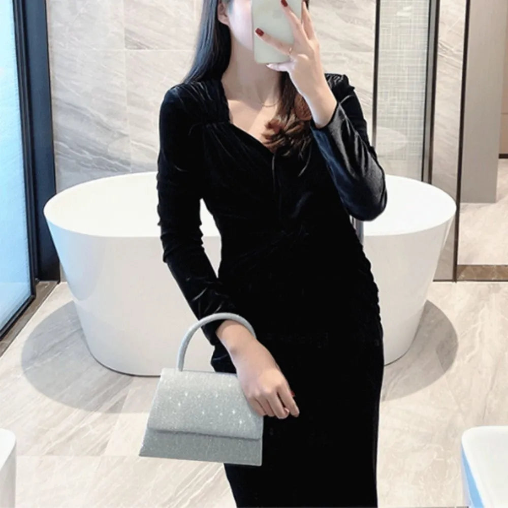 حقيبة سهرة نسائية جديدة من الحرير اللامع باللون الفضي الأنيق والعصري، حقيبة كتف بسلسلة، محفظة فاخرة، حقيبة يد نسائية