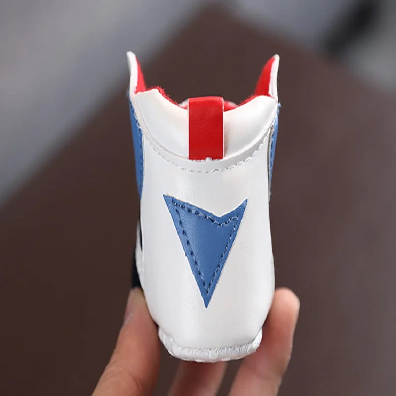 2022 Boys Basketball High Top Breathable Sneakers Comfortable Non-Slip Soft Bottom Toddler Toddler White Baptism First Walker