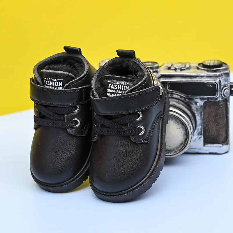 أحذية ثلجية سميكة ودافئة من القطيفة للأولاد والبنات جديدة للشتاء لعام 2023 أحذية قطنية مقاومة للماء للأطفال XZ208