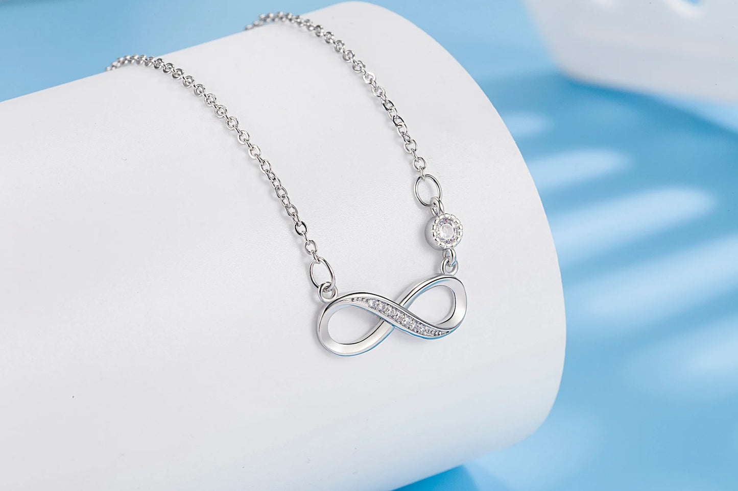 Fashion Female Necklace 925 Sterling Silver Infinite Love 8-word Pendant Necklace for Women Micro Single Zircon Clavicle Chain