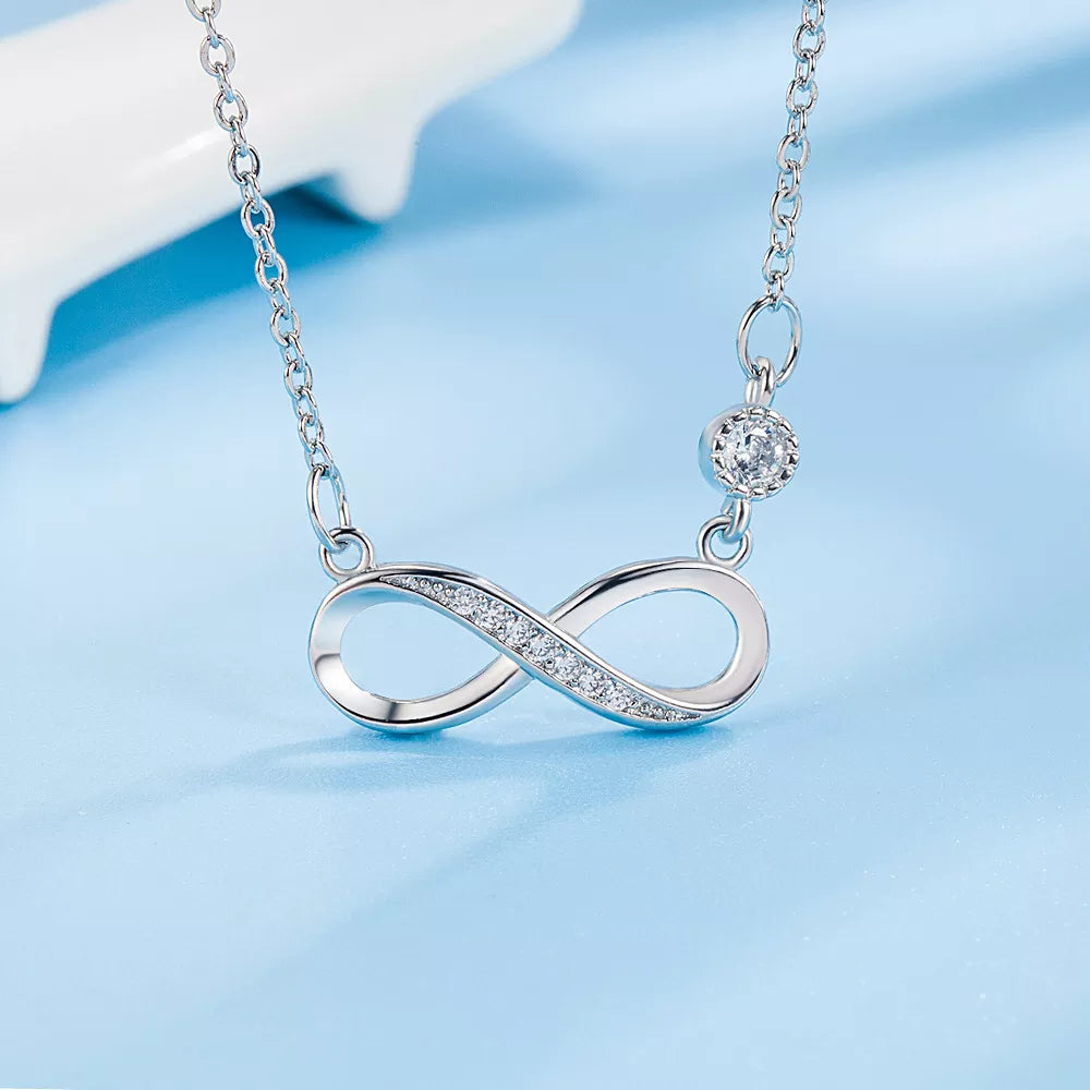 Fashion Female Necklace 925 Sterling Silver Infinite Love 8-word Pendant Necklace for Women Micro Single Zircon Clavicle Chain