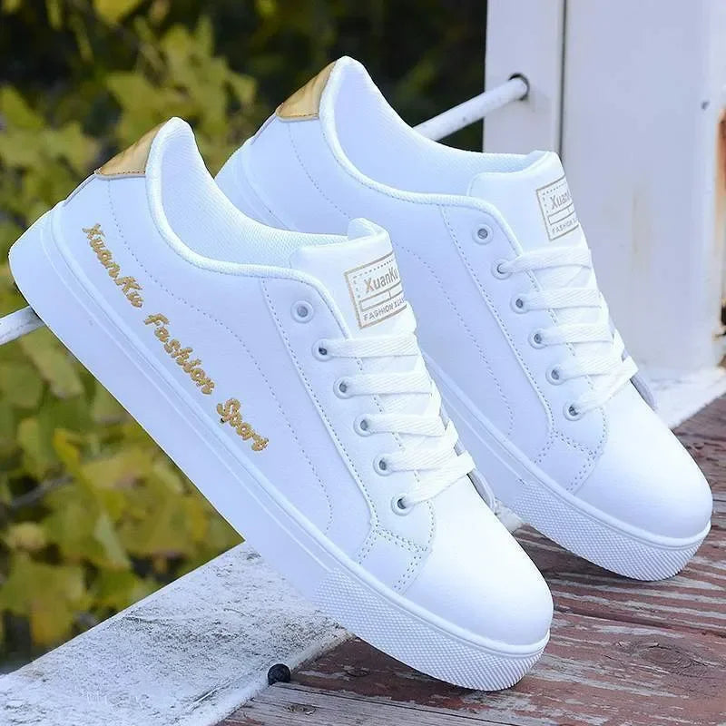 Sneakers Men Shoes Men Vulcanized Cheap Flat New casual shoes in spring 2023 Fashion White Canvas Sneakers Chaussure Homme