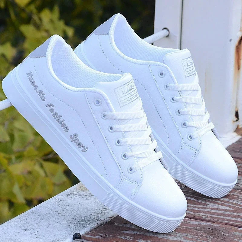 Sneakers Men Shoes Men Vulcanized Cheap Flat New casual shoes in spring 2023 Fashion White Canvas Sneakers Chaussure Homme