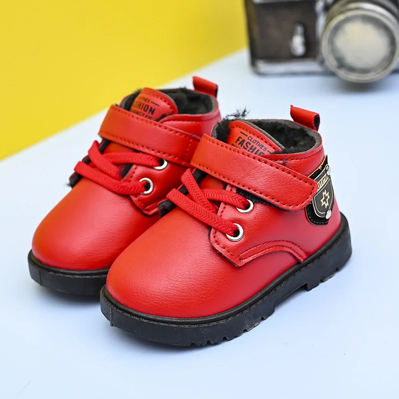 أحذية ثلجية سميكة ودافئة من القطيفة للأولاد والبنات جديدة للشتاء لعام 2023 أحذية قطنية مقاومة للماء للأطفال XZ208