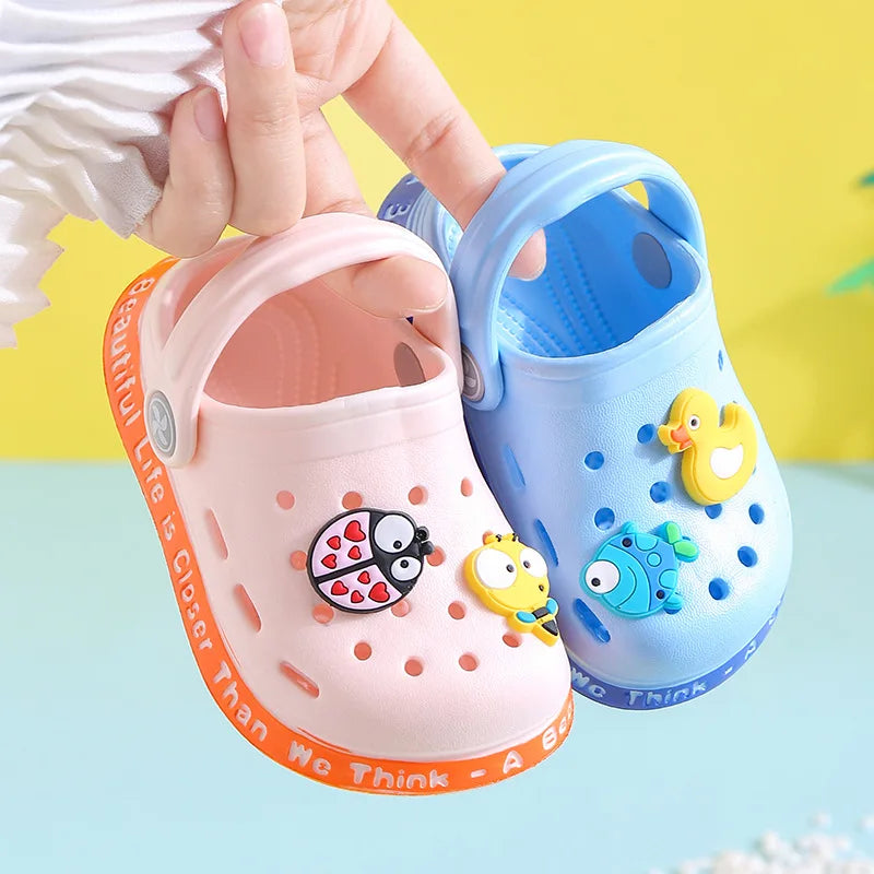 Sandalias Children New Cute Cartoons Kids Mules Clogs Summer Croc Garden Beach Slippers Sandals Cave Hole Baby Shoe for Boy Girl